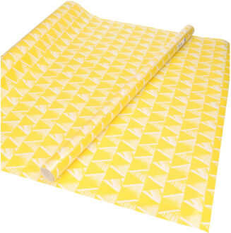 Shoppartners 1x Inpakpapier/cadeaupapier geel met witte driehoekjes motief 200 x 70 cm rol