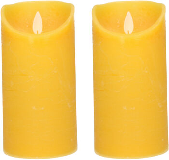 Shoppartners 2x Oker Gele Led Kaarsen / Stompkaarsen Met Bewegende Vlam 15 Cm - Led Kaarsen Geel