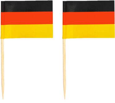 Shoppartners Cocktailprikkers Duitsland mini vlaggetjes - 100x stuks - versiering en feestartikelen - 8 cm