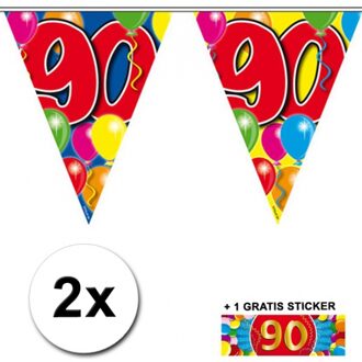Shoppartners Leeftijd versiering - 2x vlaggenlijnen 90 jaar - met gratis sticker - feestartikelen - verjaardag
