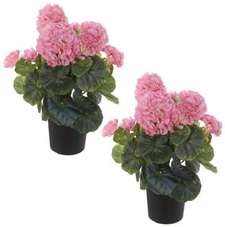 Shoppartners Set van 2x stuks roze geranium Pelargonium Graveolens kunstplanten in zwarte kunststof pot 35 cm - Kunstplanten Groen