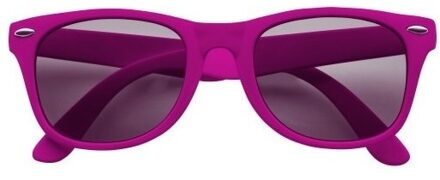 Shoppartners Zonnebril fuchsia roze - UV400 bescherming - Wayfarer model - Zonnebrillen voor dames/heren/volwassenen