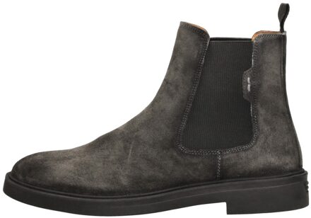 Silvia Donkergrijs - 45