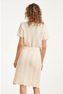 Smashed Lemon Gebreide jurk met v-hals en strikceintuur | Ecru
