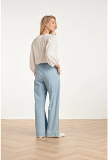 Smashed Lemon Witte elegante blouse met v-hals en bloemrijk borduurwerk |