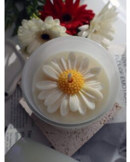 Sois belle daisy fields geurkaars