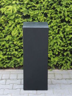 Sokkel/zuil zwart uit light cement, 80 x 40 x 40 cm. zwarte zuil, winterhard en uv-werend.