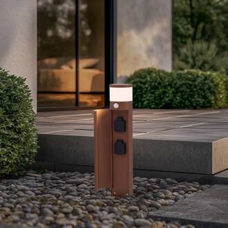 sokkellamp Corban, roest, sensor, stopcontacten, IP44 roestkleurig, wit