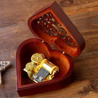 Speciale Muziek Geschenkdoos Hartvormige Vintage Gesneden Hout Mechanisme Windup Muziek Doos Hoilday Cadeaus Voor Moeder Of Vriendin