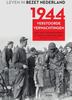 Spectrum Leven in bezet Nederland 5 - 1944