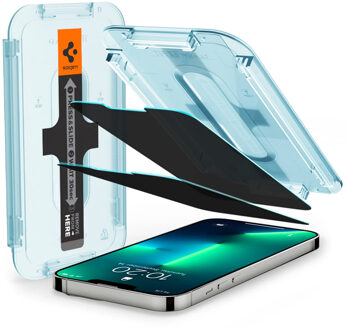 Spigen GLAStR Privacy EZ Fit Screenprotector + Applicator voor de iPhone 13 / 13 Pro Transparant