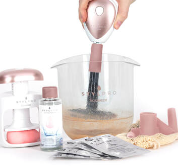 Spin and Squeeze Makeup Brush and Beauty Sponge Cleaner