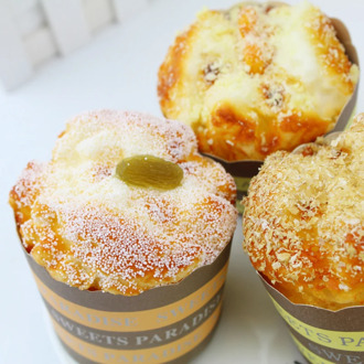 Squeeze soft Display Bread Squishy Cake Slow Rising Cream Scented Decompression Toys Shop Model Decoration Funny Gift For Kid