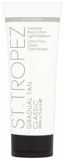 St. Tropez Classic Gradual Tan Body Lotion Light/Medium 200 ml