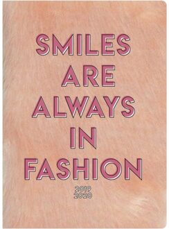 Stationery Team Schoolagenda Fashionchick 2019/2020 - Smiles are always in fashion