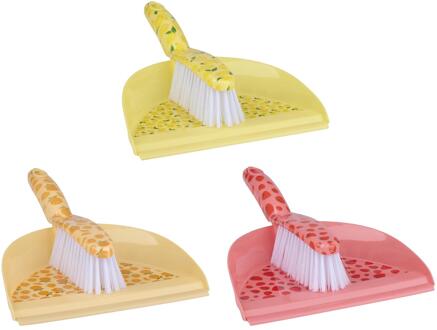 Stoffer en blik kunststof verschillende