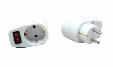 Stopcontact adapter - 2x - wit - met randaarde en schakelaar - verdeelstekkers