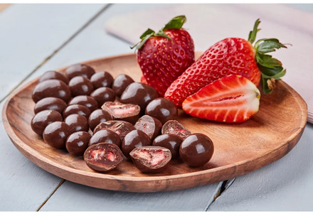 Strawberry in milk chocolate raw organic natural without milk sugar lactose 500 gr.