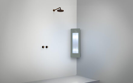 Sunshower Round Small Plus infrarood en UV licht opbouw incl. installatieset hoek 95x33x25cm Grey S0600-S0103-SML0800 Organic Grey