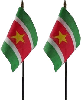 Suriname - 2x - mini vlaggetje van 10 x 15 cm op stokje - Landen vlag - H27 cm