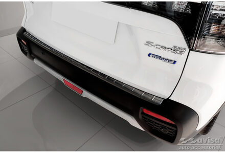 Suzuki Zwart RVS Achterbumperprotector passend voor Suzuki S-Cross II 2022- 'Ribs' AV245363