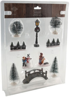 Svenska Living Kerstdorp accessoires - 10 stuks - figuurtjes/poppetjes - kerstboompje - Kerstdecoratie Multi