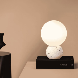 Tafellamp 'Quintasha' Terrazzo Wit