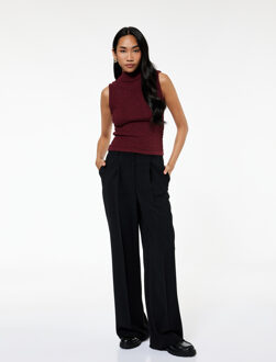 TANKTOPS Bordeaux Mouwloze Gestructureerde Trui Met Hoge Kraag