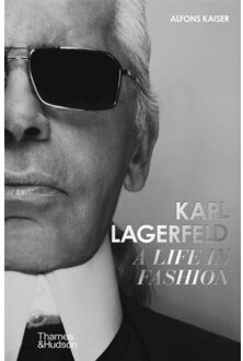 Thames & Hudson Karl Lagerfeld: A Life In Fashion - Alfons Kaiser