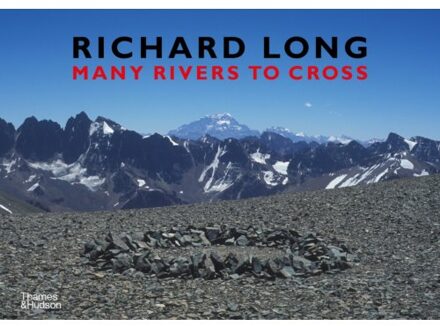 Thames & Hudson Richard Long: Many Rivers To Cross