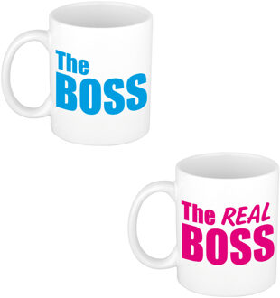 The real boss en the boss cadeau mok / beker wit met roze / blauwe blokletters 300 ml - feest mokken