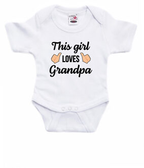 This girl loves grandpa kraamcadeau rompertje wit meisjes 80 (9-12 maanden)