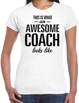 This is what an awesome coach looks like cadeau t-shirt wit dames XL