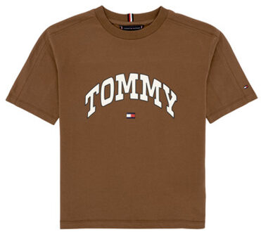 Tommy Hilfiger T-shirt Korte Mouw Tommy Hilfiger VARSITY RAISED PRINT TEE SS" Bruin - 10 jaar,14 jaar,16 jaar