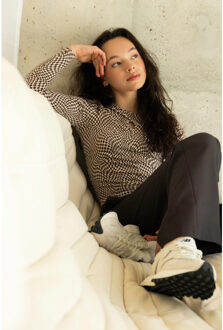 Top met swirl check print bruin voor meisjes in de kleur - maat 116