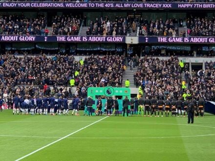 Tottenham Hotspur vs Newcastle United (Premier League) (Eigen vervoer)