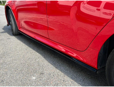 Toyota Set sideskirts passend voor Toyota Yaris (P21) 2020- incl. GR Sport (ABS Glanzend zwart) DXSTO04