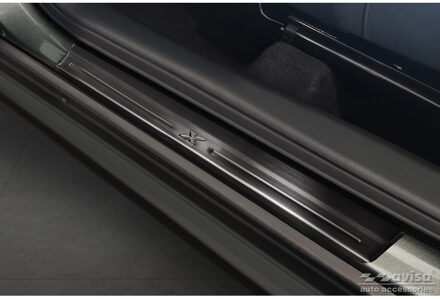 Toyota Zwart RVS Instaplijsten passend voor Toyota Aygo X 2022- 'Lines X' - 4-delig AV223023