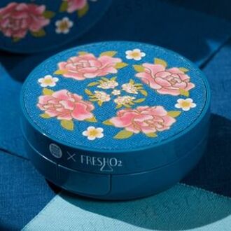 Treasured Palace Museum Series Enamel Floral Porcelain Skin Cushion Compact SPF 50+ PA+++ 01 Light