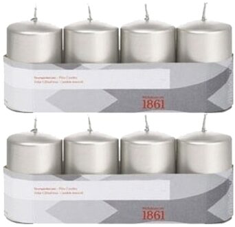 Trend Candles Cilinderkaarsen/stompkaarsen - set 8x - zilver - 5 x 8 cm - 18 branduren