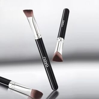 Triangle Iron Highlighting Brush Black