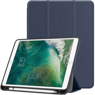 Trifold Bookcase iPad (2018) / (2017) / Air 2 / Air tablethoes - Donkerblauw