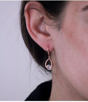 Tristin Hook oorbellen - Oostenrijks kristal Wit en roségoud