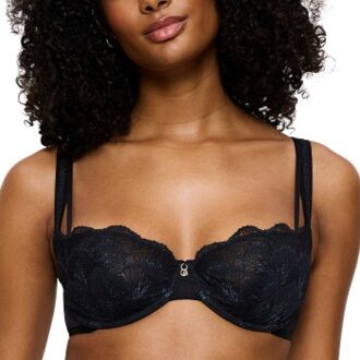 Triumph Palina Moonlight Kiss Wired Bra Rood,Zwart - C 70,C 75,C 80,C 85,C 90,D 70,D 75,D 80,D 85,D 90,E 70,E 75,E 80,E 85,F 70,F 75,F 80,F 85,G 70,G 75,G 80,G 85