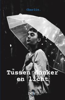 Tussen donker en licht -  Charlie (ISBN: 9789083259123)