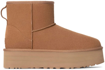 Ugg Klassieke Mini Kameel Suède Platte Schoenen UGG , Brown , Dames - 39 EU