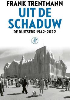 Uit de schaduw -  Frank Trentmann (ISBN: 9789029552424)