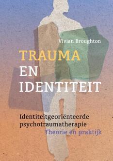 Uitgeverij Akasha Trauma en identiteit - (ISBN:9789463160599)