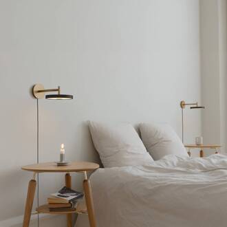 UMAGE LED wandlamp Asteria kort, zwart, 25 cm, stekker zwart, messing