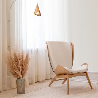 UMAGE The Reader houten fauteuil White Sands Beige